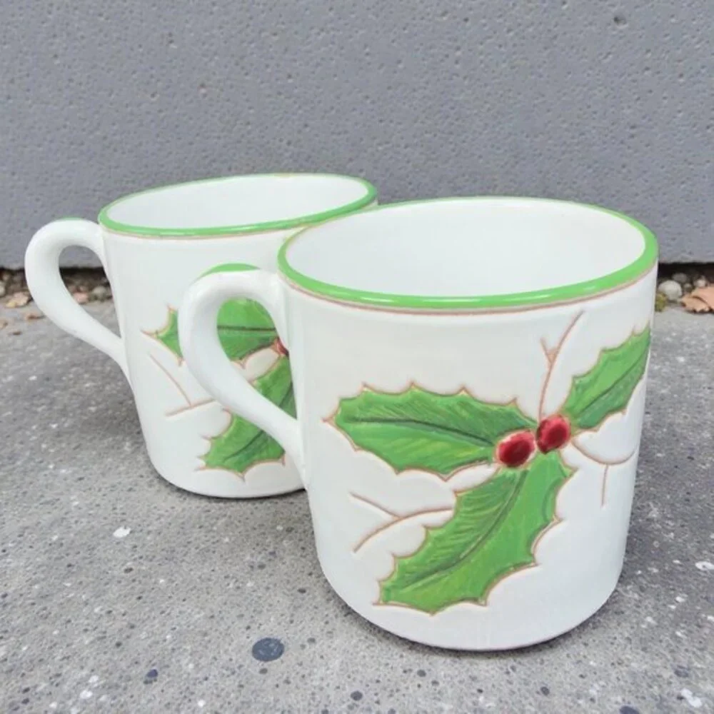Vintage Italian Pottery Coffee Mug Cup Set 2 Mugs Holly Berry Christmas Mugs Set